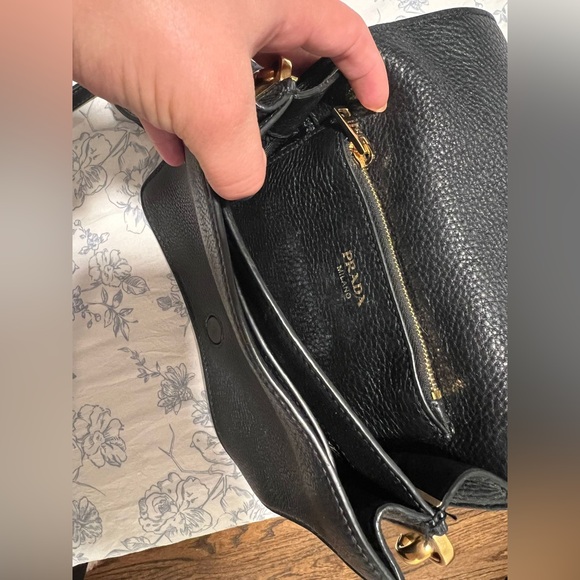 Authentic Prada Leather Bag with 2x Shoulder straps CoA & Dustbag - Picture 16 of 16